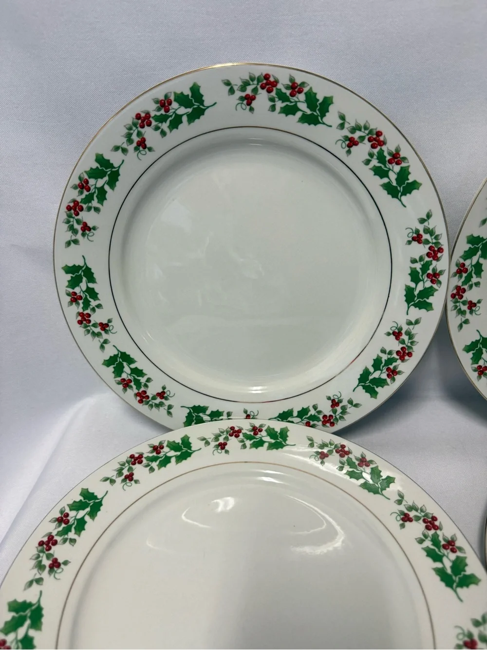 4 Gibson Christmas Charm Holly Berries Dinner plates